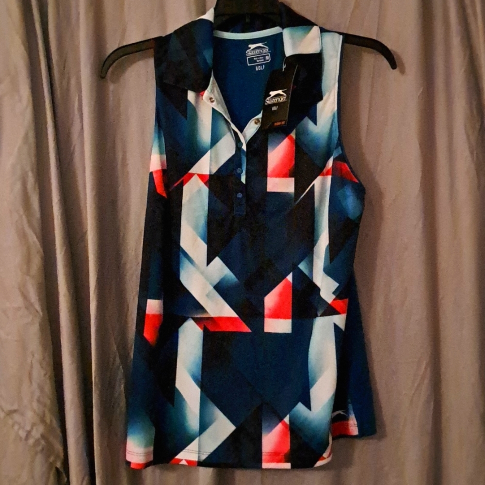 Sleeveless golf shirt